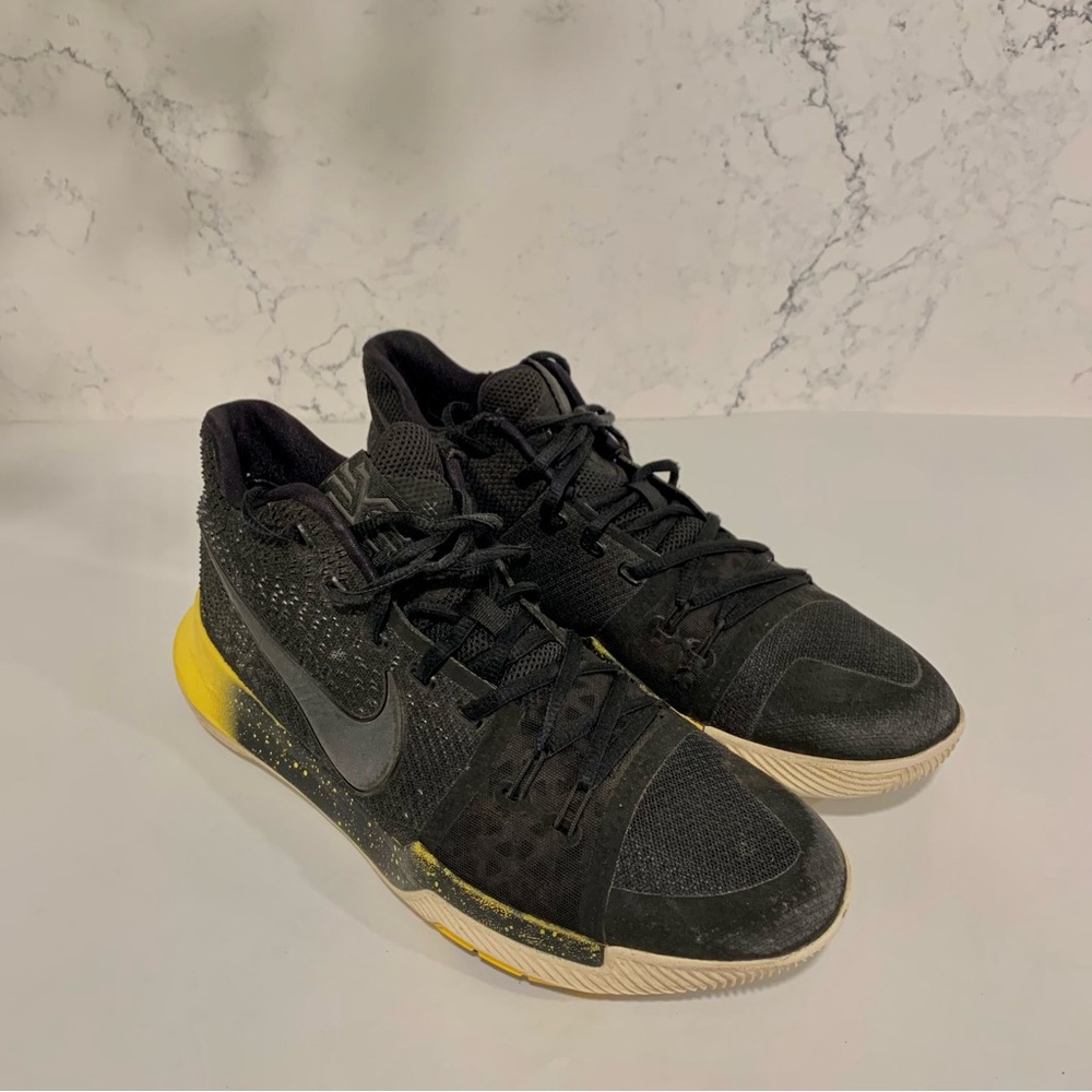 Kyrie 3 'Black Yellow' - Nike - 852395 901 Sz 10